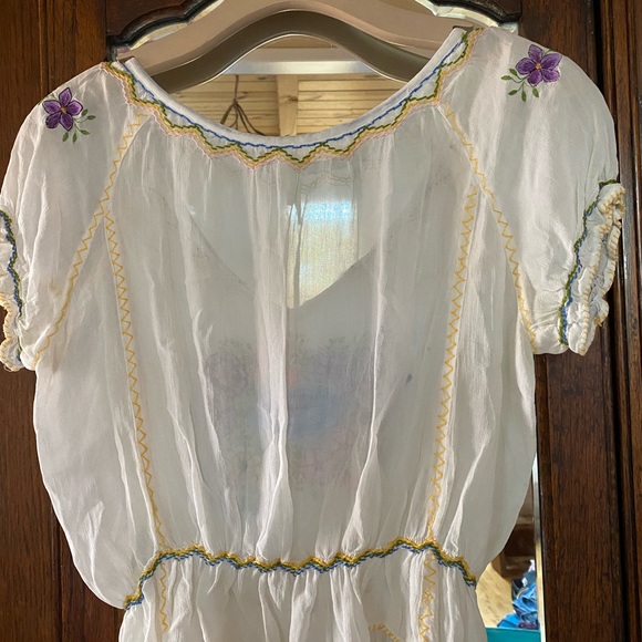 Sheer embroidered blouse - Picture 2 of 2